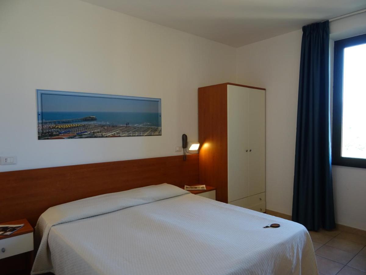 Dependance Dell'Hotel Sole E Mare Camaiore Bagian luar foto