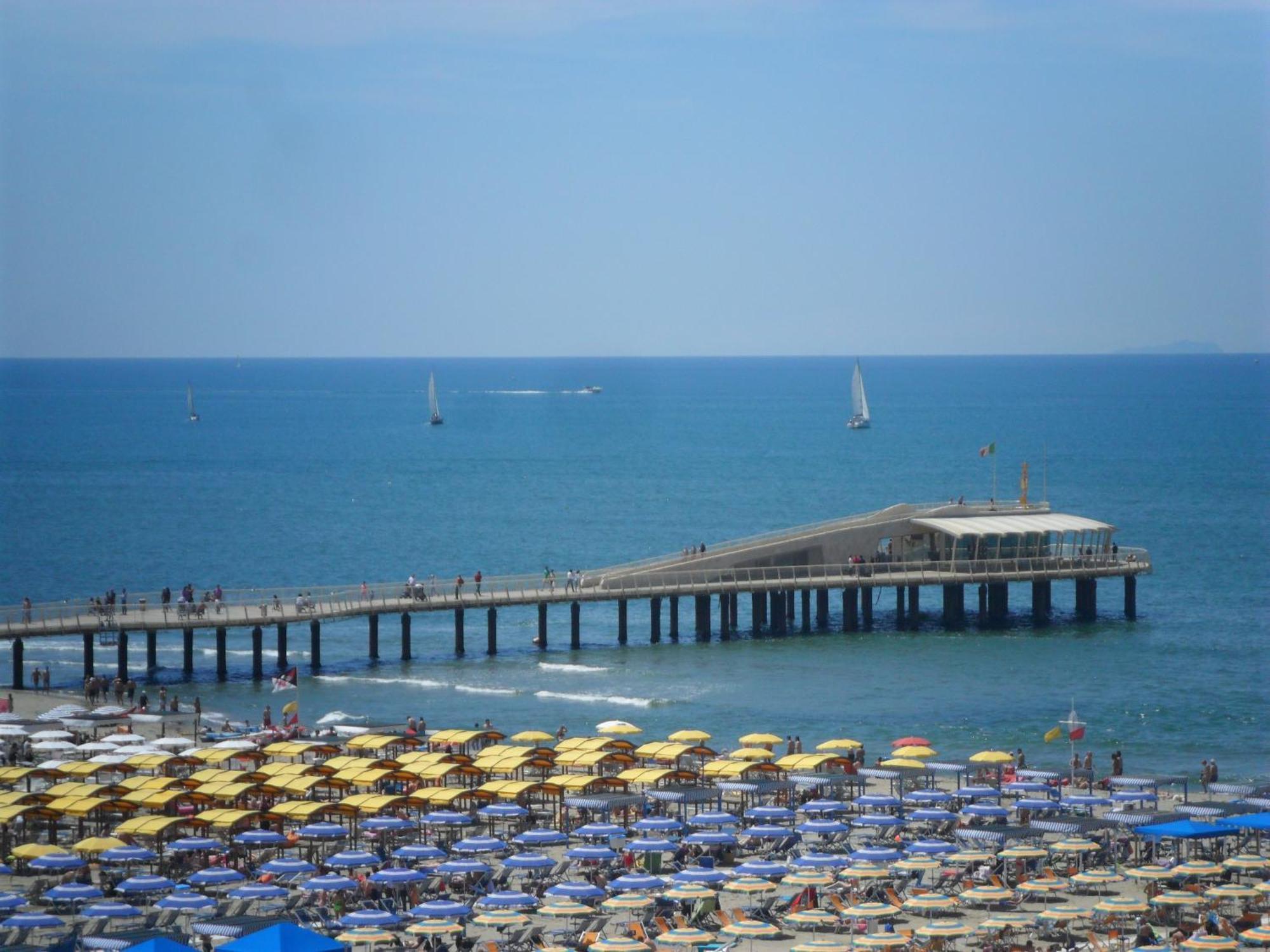 Dependance Dell'Hotel Sole E Mare Camaiore Bagian luar foto